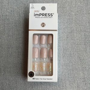 Impress Press On Manicure Set